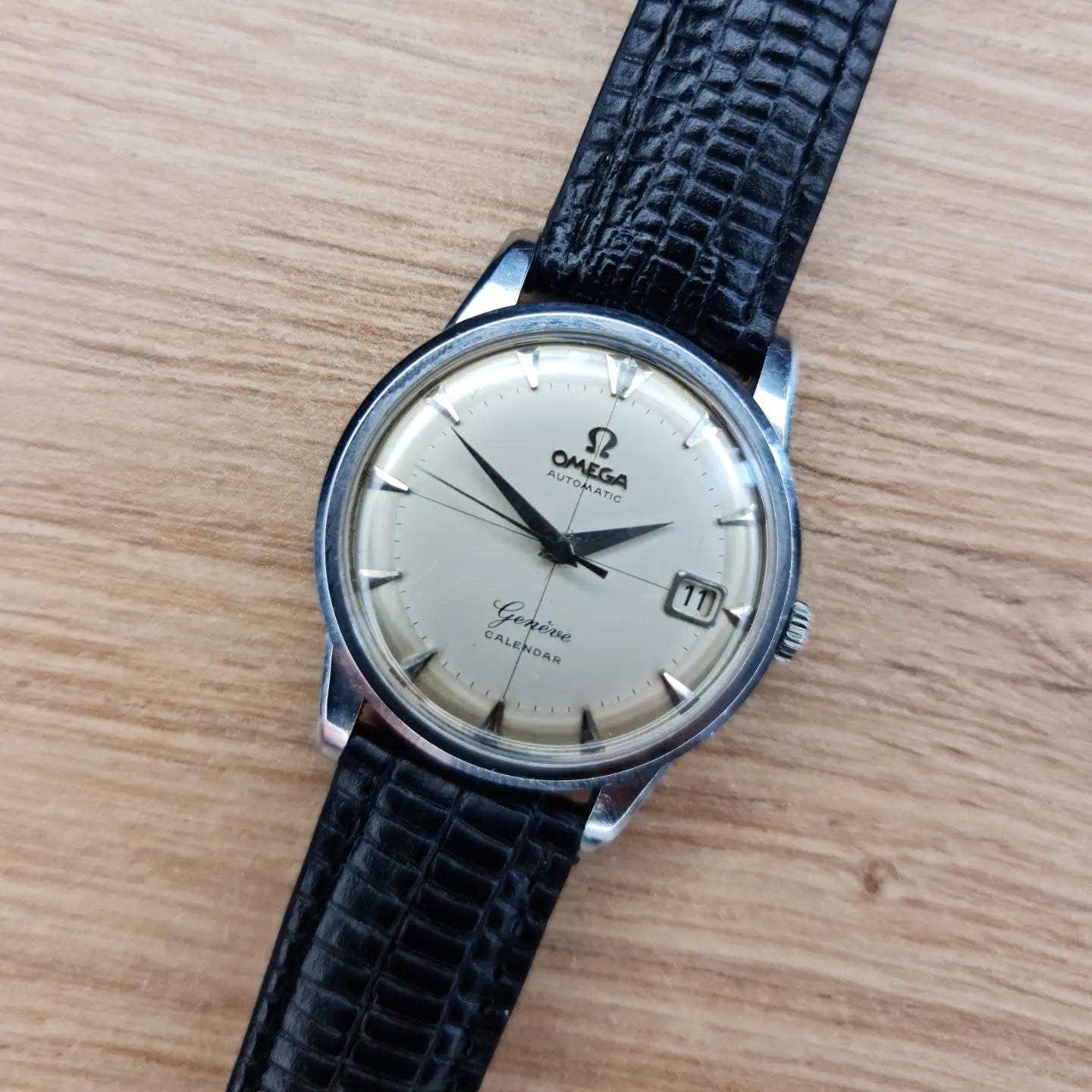 1958 Omega Genève Two Tone, Cross Hair – Mr Watch Winder
