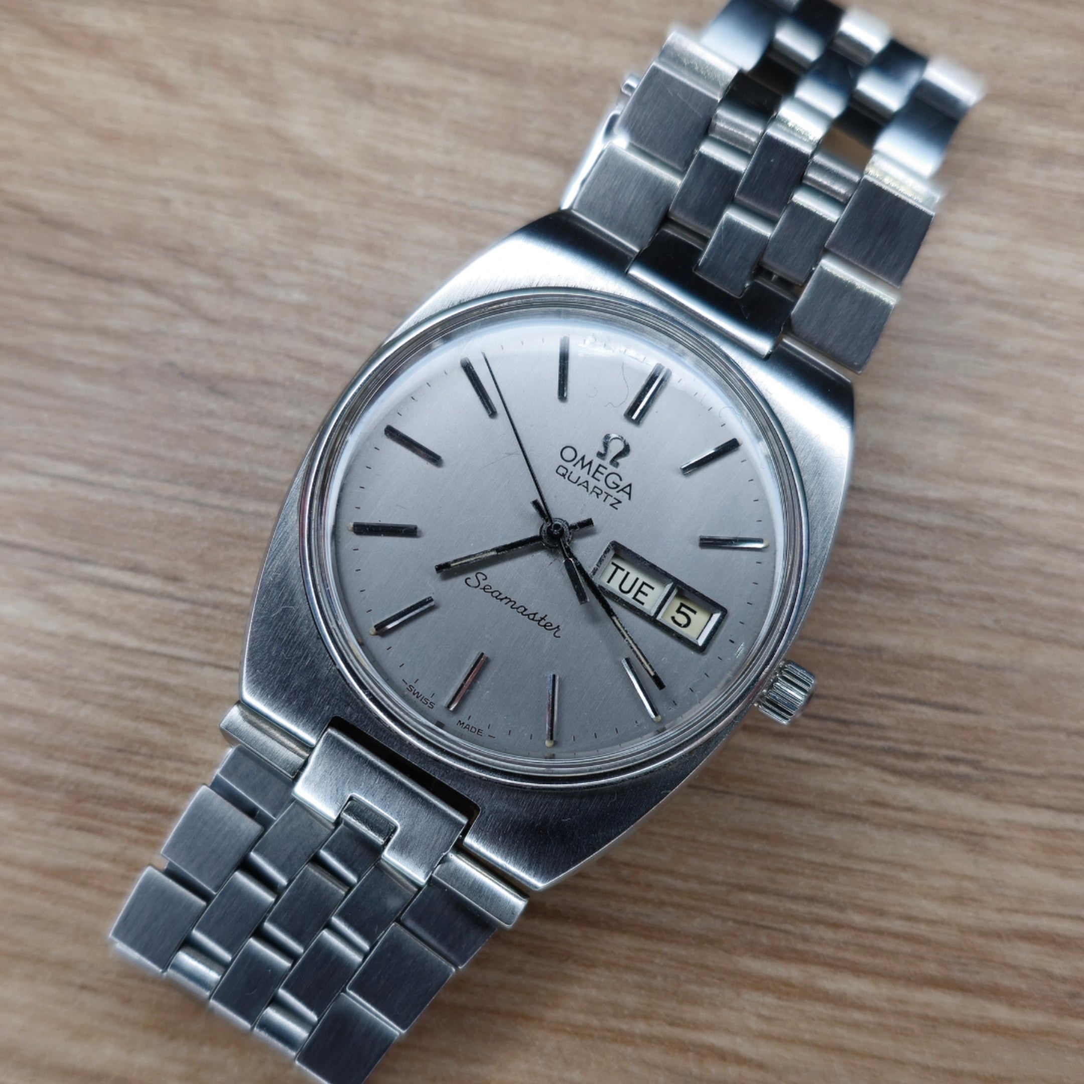 Omega seamaster quartz day date clearance