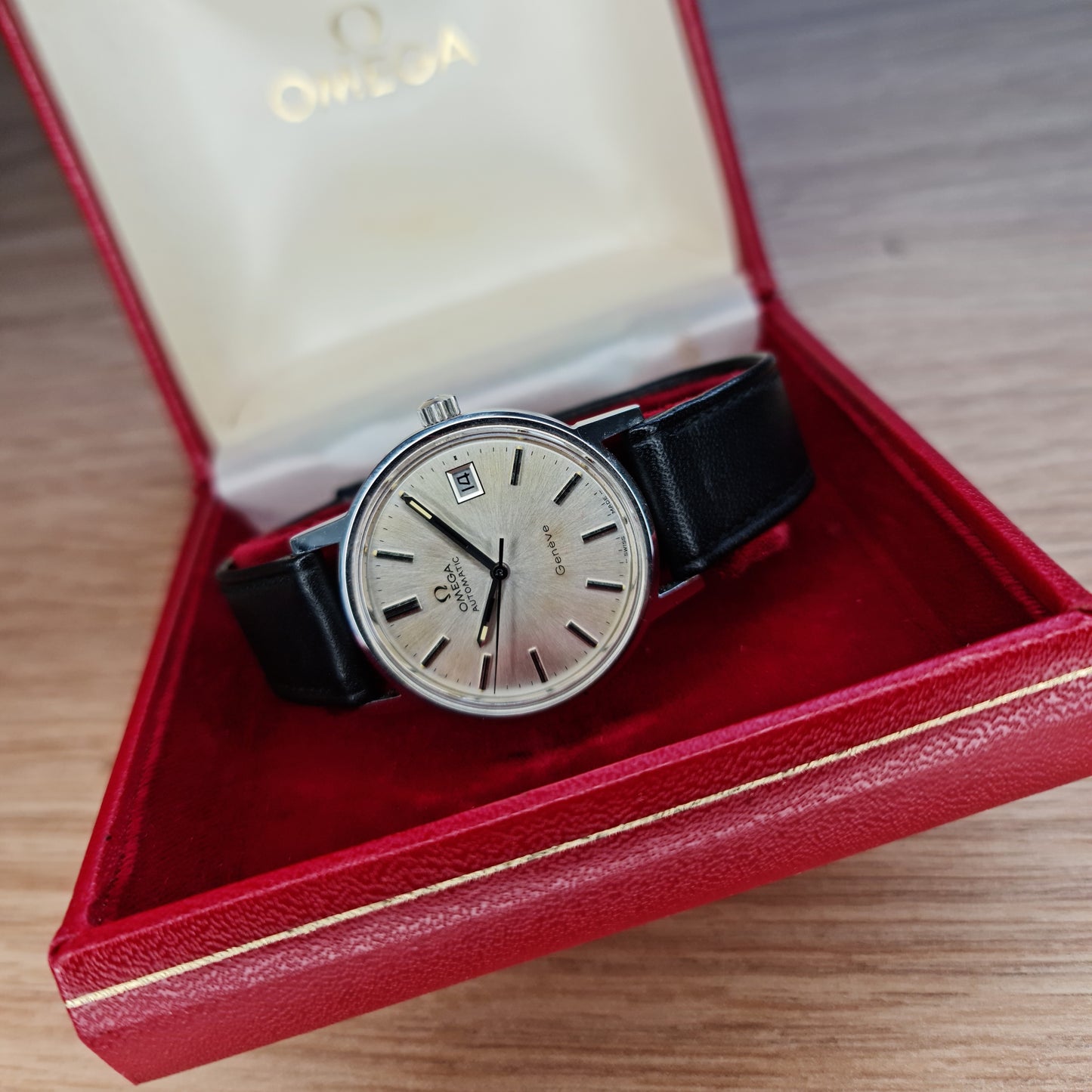 Omega Genève 1973 (with papers and box)