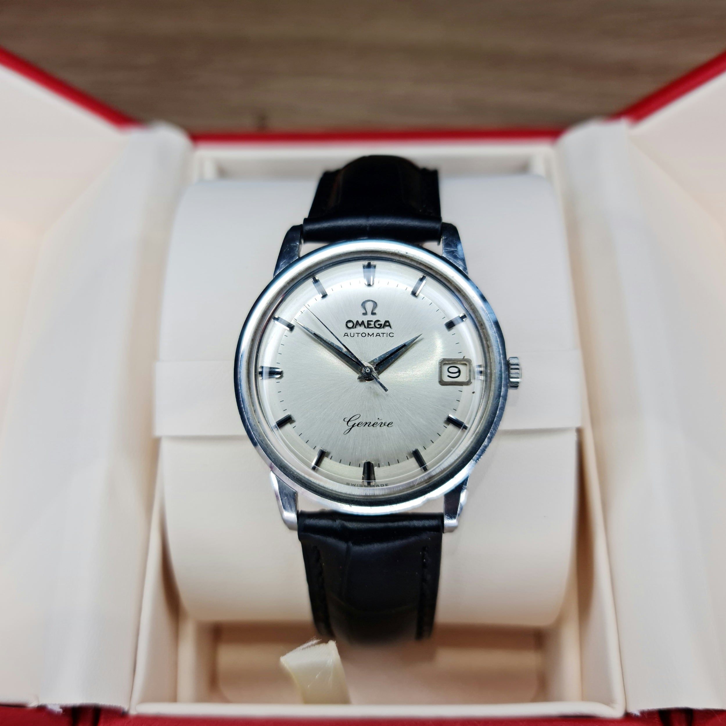 1961 Omega Genève Two Tone Dial – Mr Watch Winder