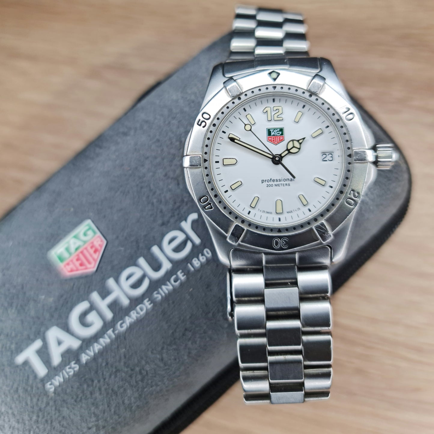 Tag Heuer 2000 Professional