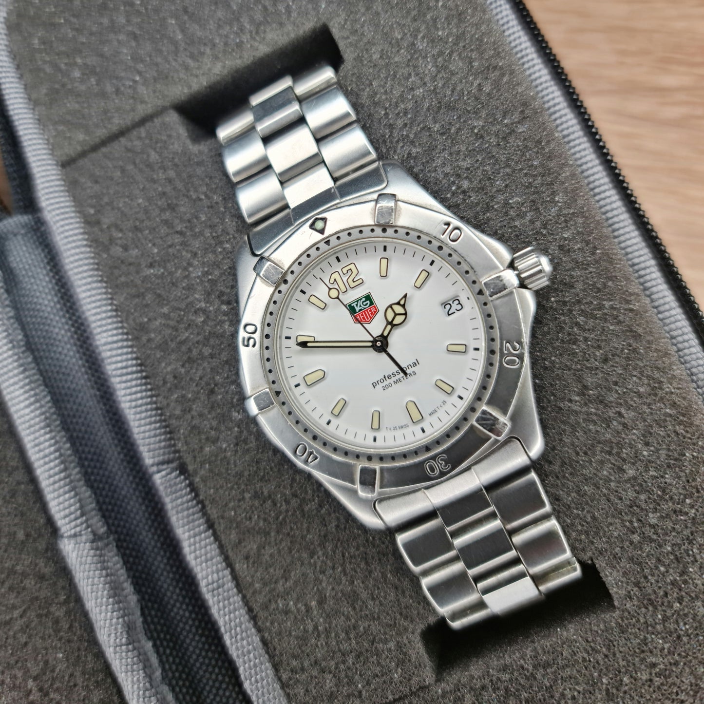 Tag Heuer 2000 Professional